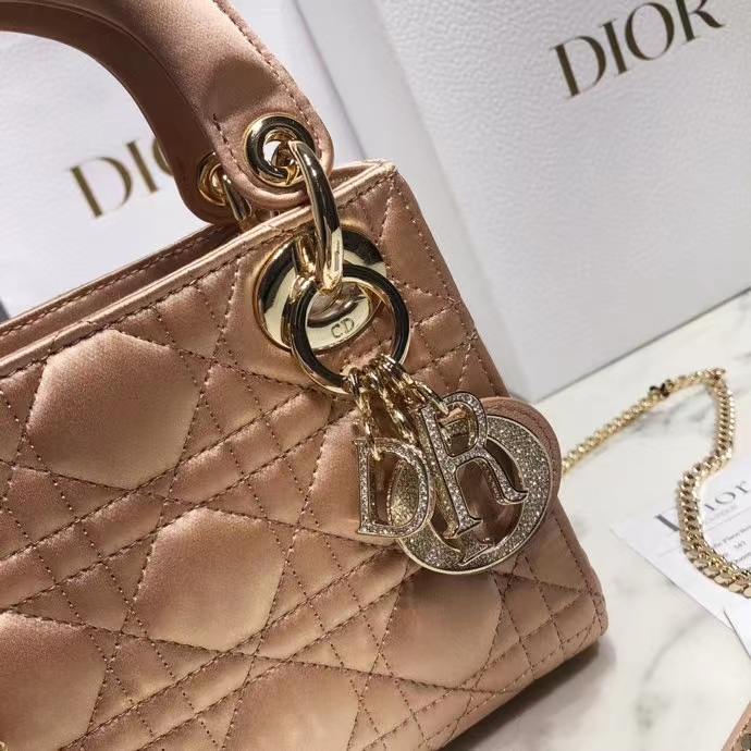 DIOR 디올