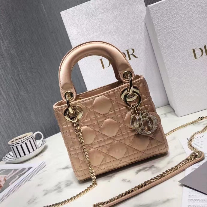 DIOR 디올