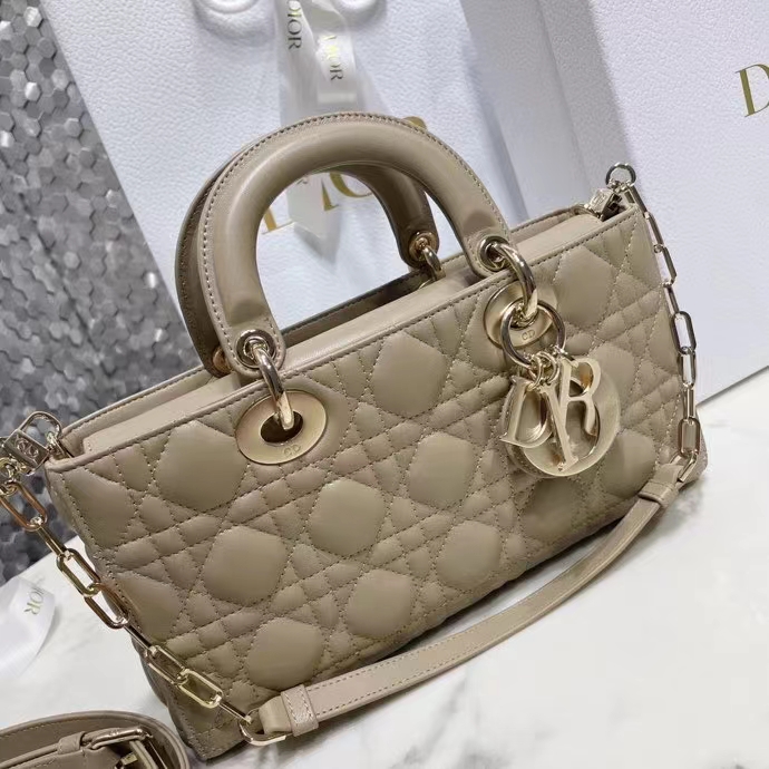 DIOR 디올 