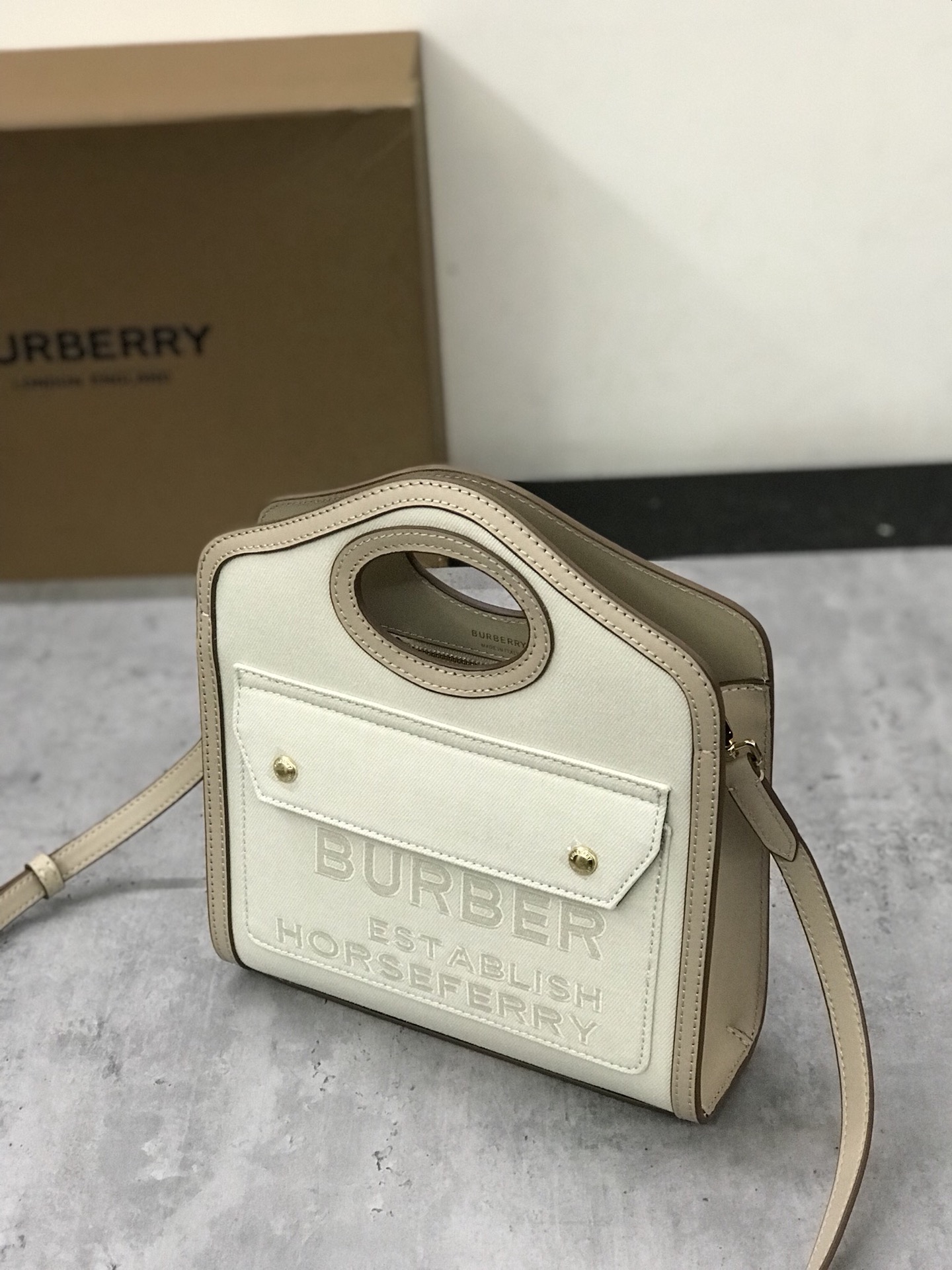 버버리[BURBERRY]