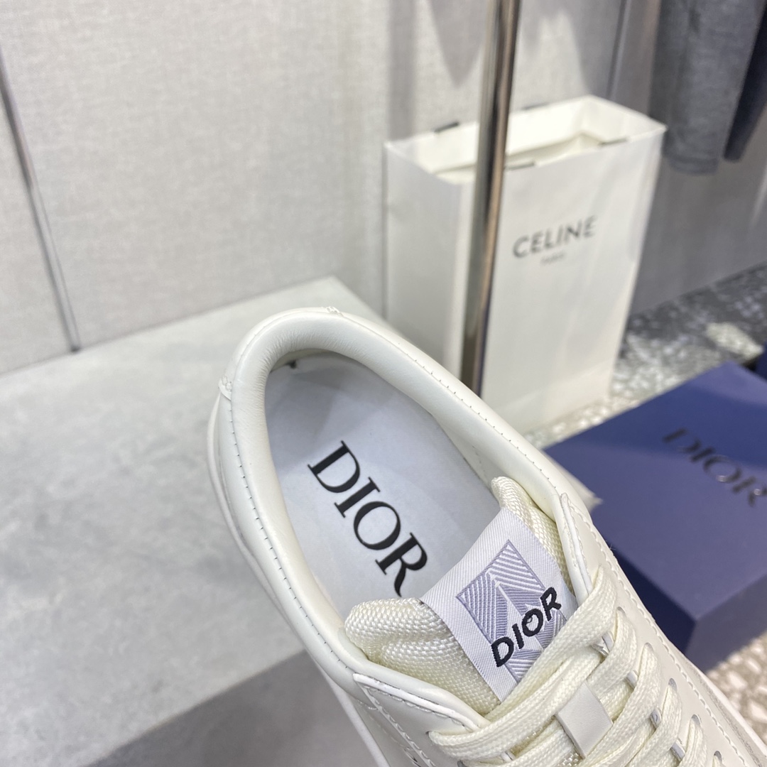 디올 [DIOR]