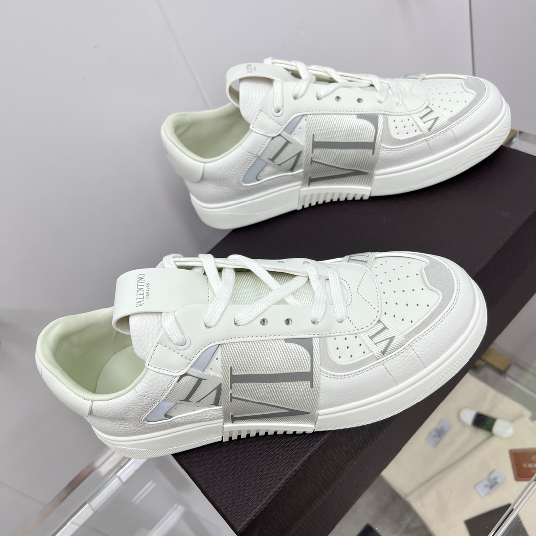 발렌티노 [VALENTINO]