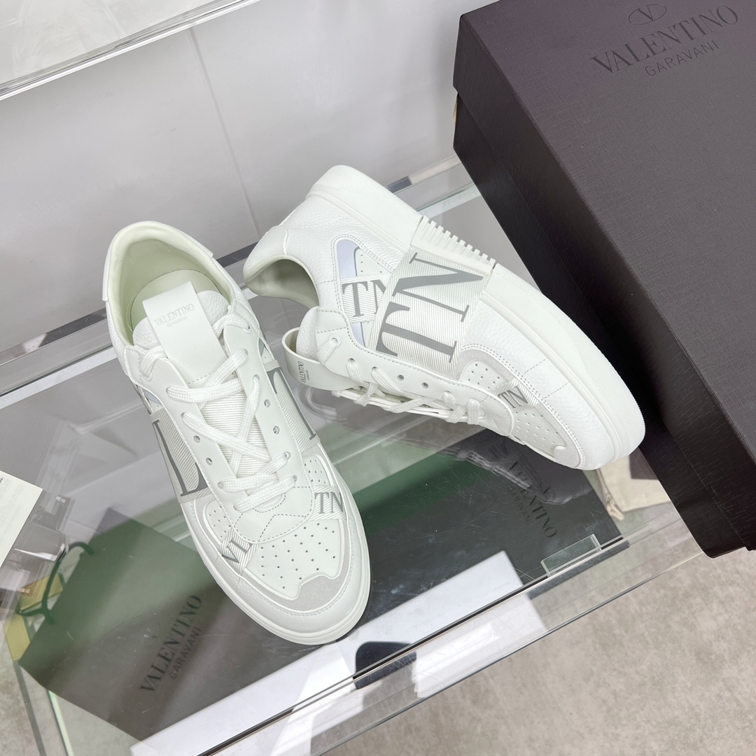 발렌티노 [VALENTINO]