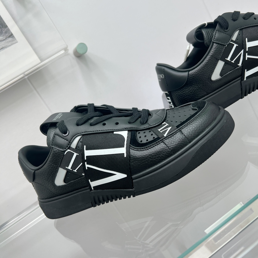 발렌티노 [VALENTINO]