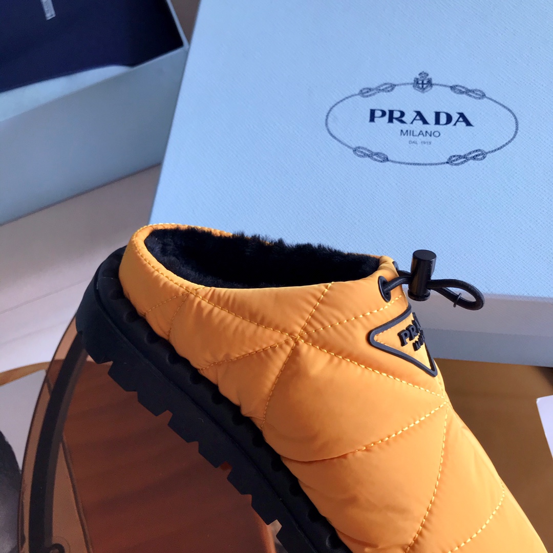 프라다 [PRADA]