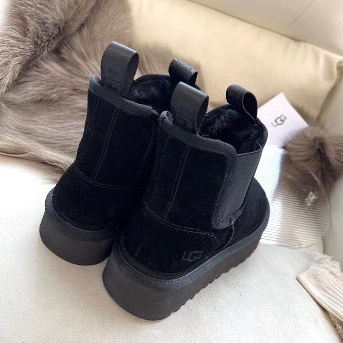 UGG