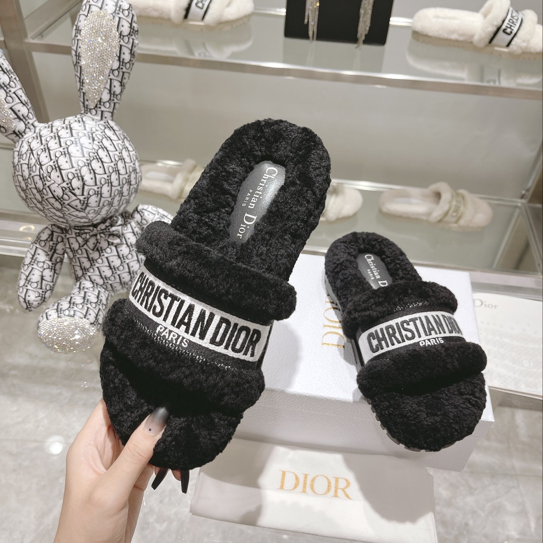 디올 [DIOR]