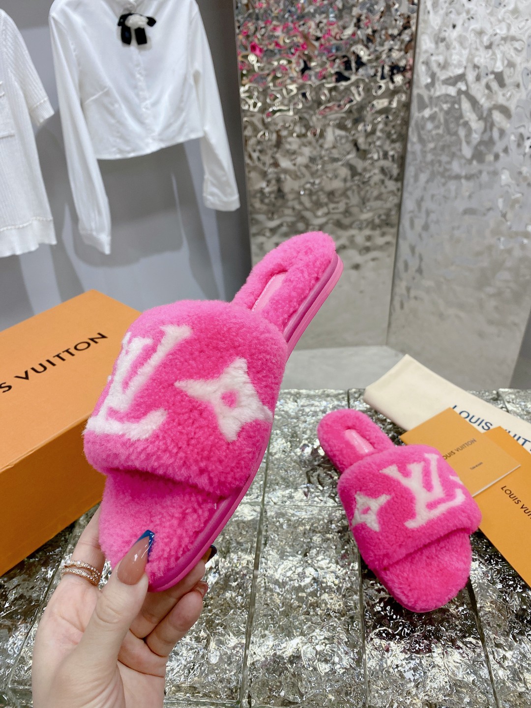 루이비통 [LOUIS VUITTON]