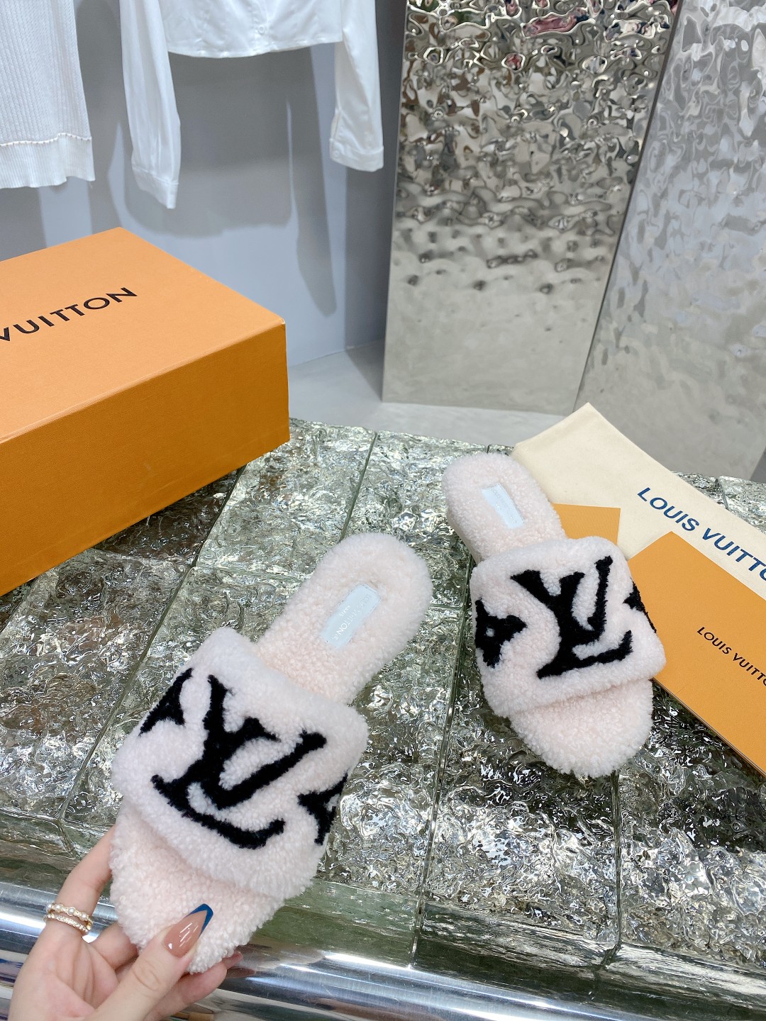 루이비통 [LOUIS VUITTON]