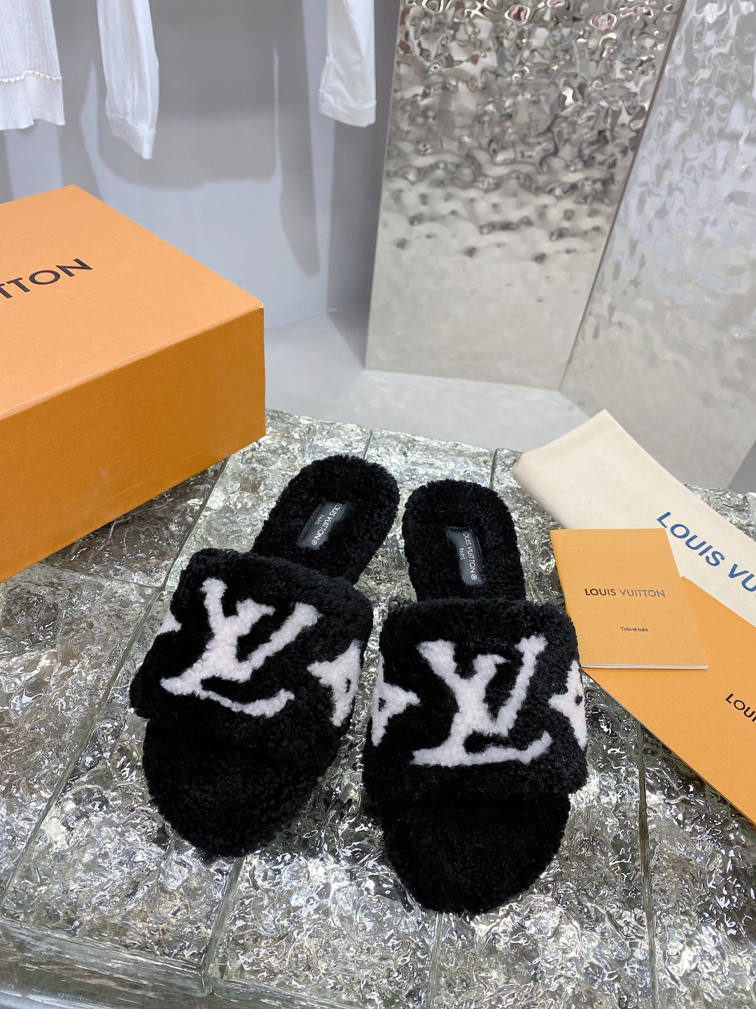 루이비통 [LOUIS VUITTON]