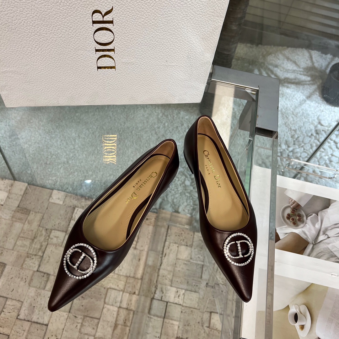 디올 [DIOR]