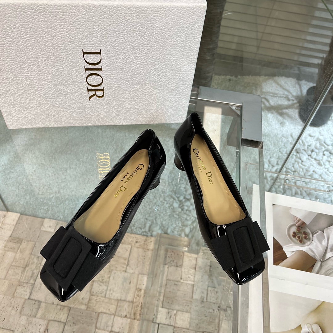 디올 [DIOR]