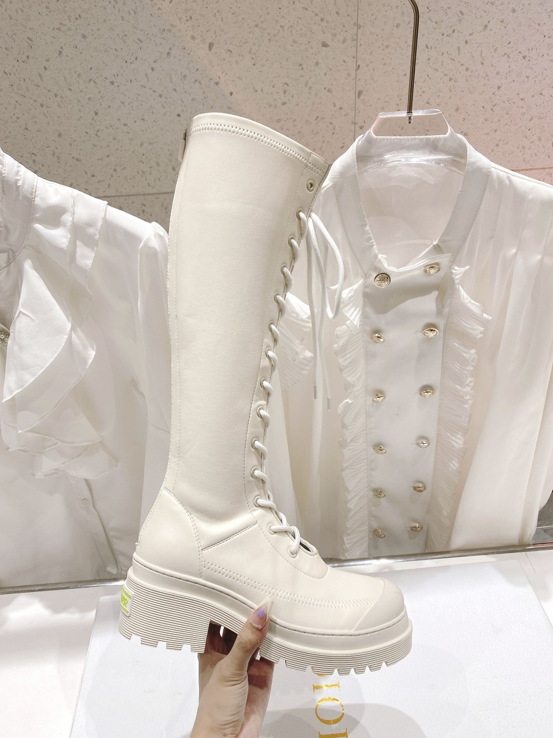 디올 [DIOR]