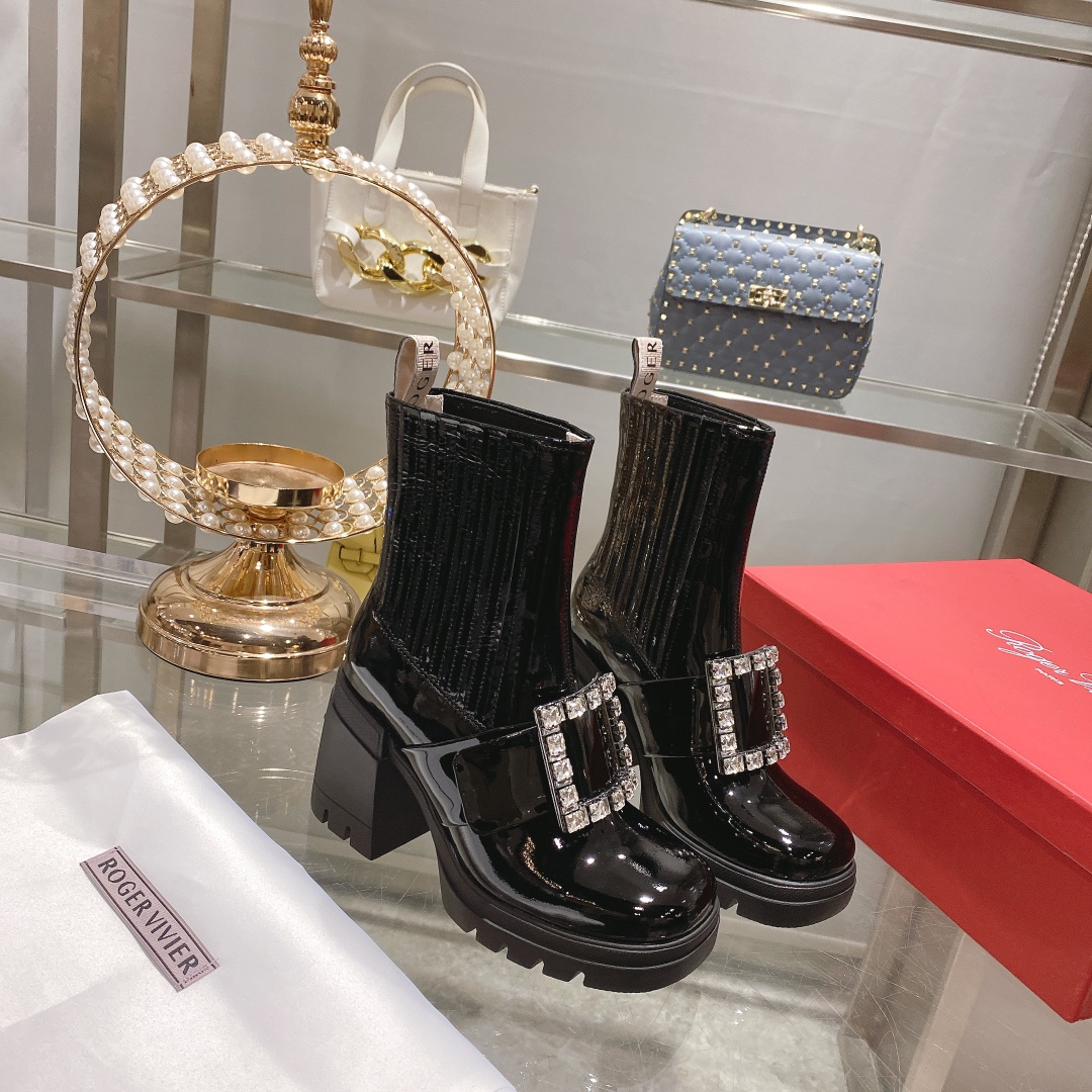 ROGER VIVIER 로저비비에 230110228