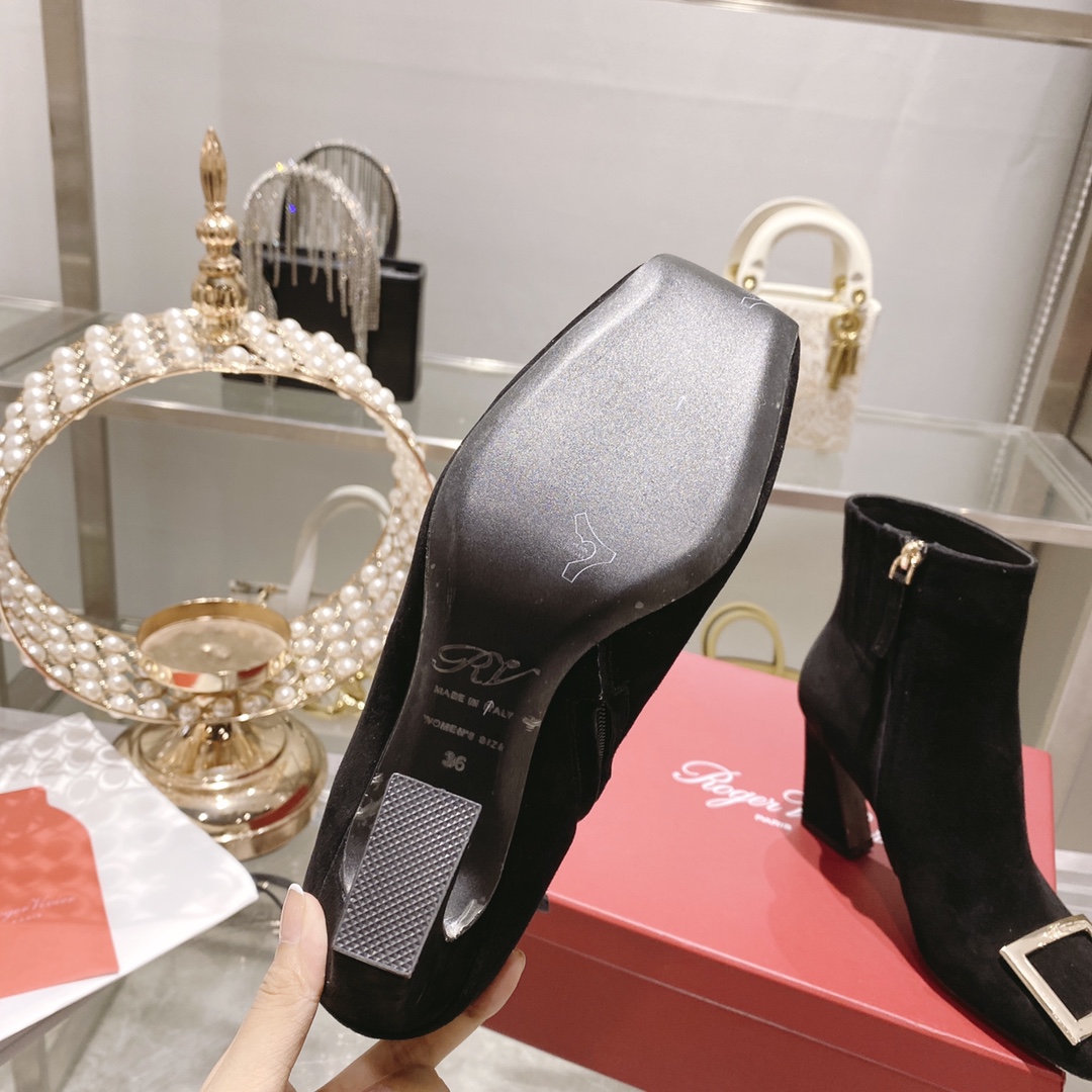 ROGER VIVIER 로저비비에 230110239