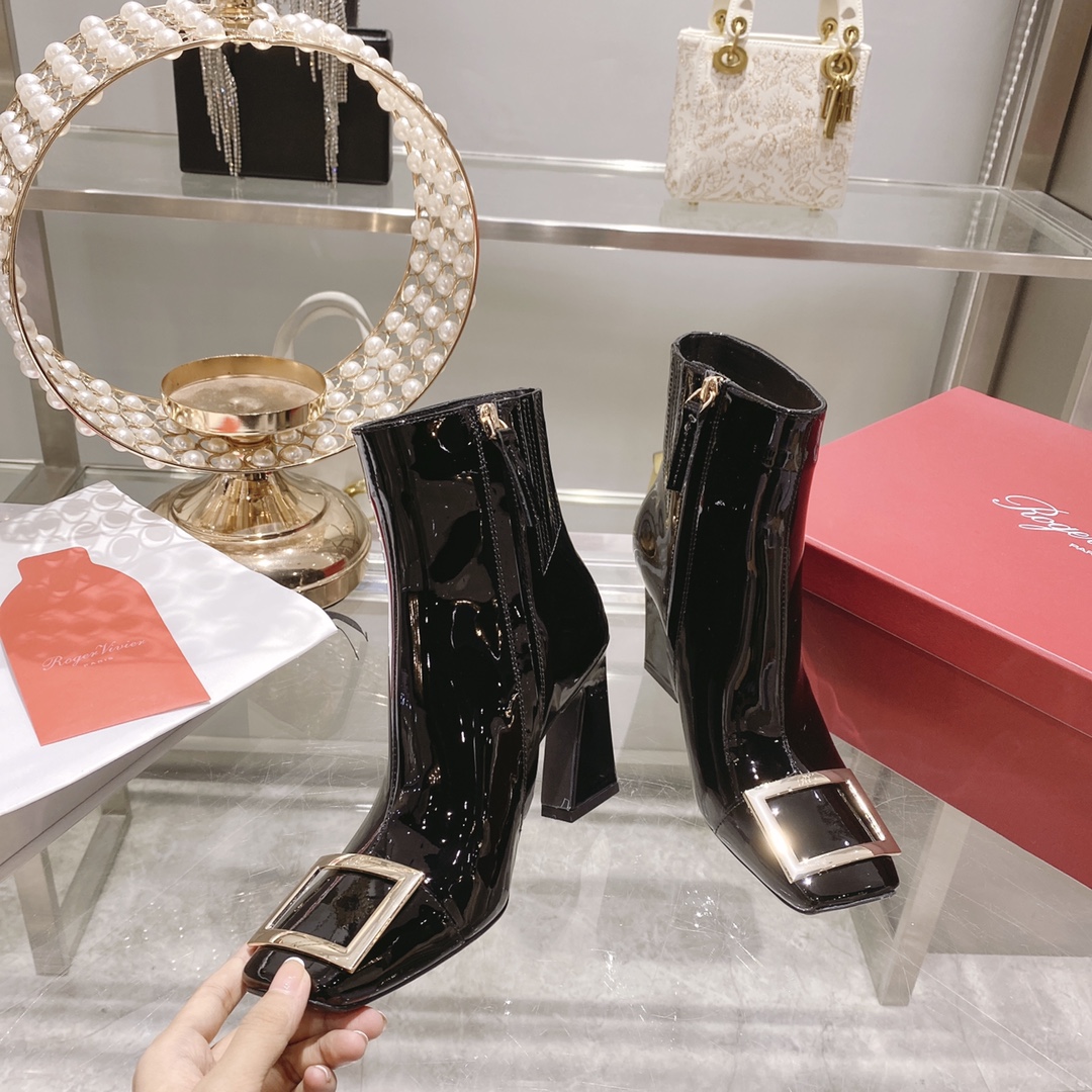 ROGER VIVIER 로저비비에 230110240