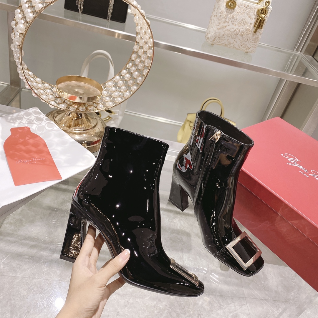 ROGER VIVIER 로저비비에 230110240