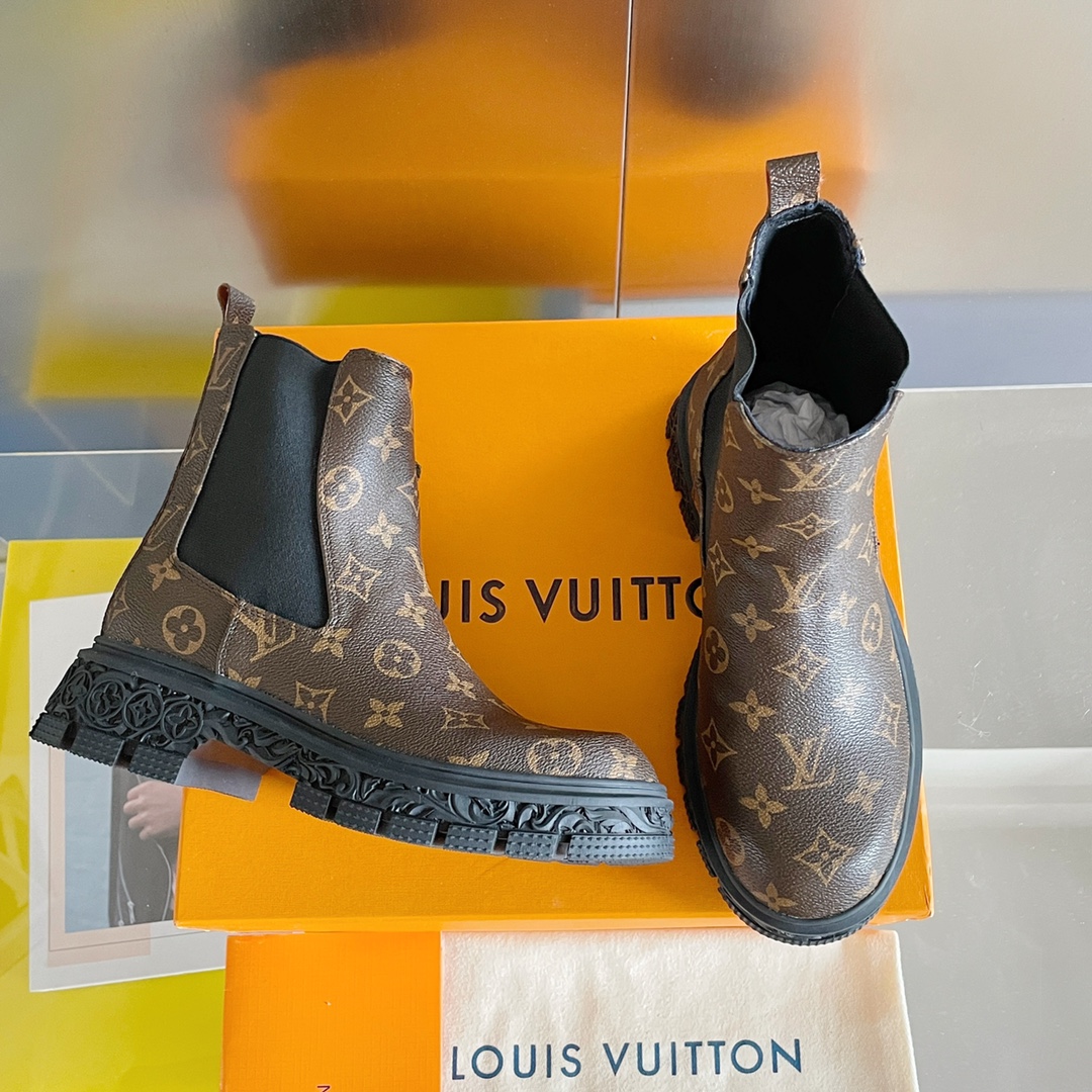 LOUIS VUITTON 루이비통 230110255