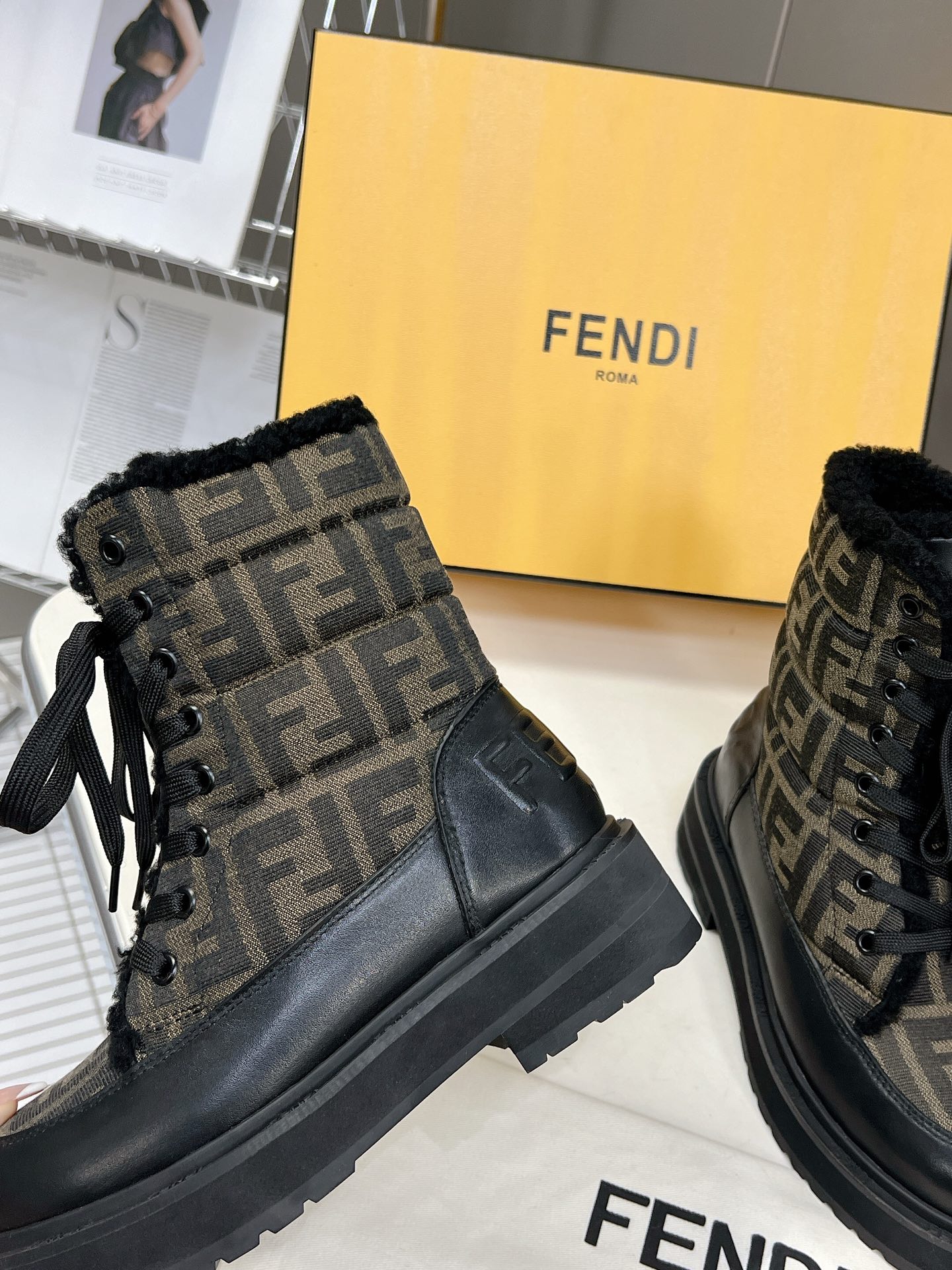 FENDI 펜디 230110428