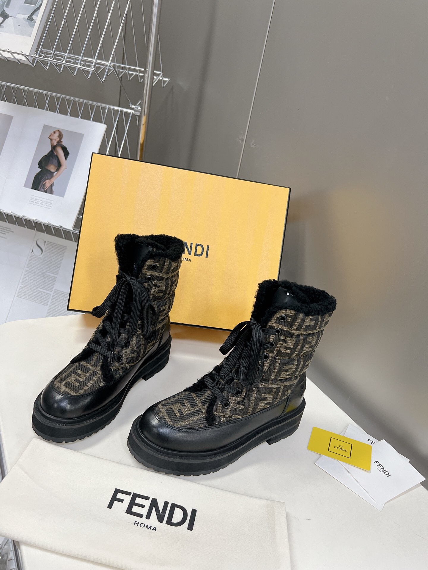 FENDI 펜디 230110428