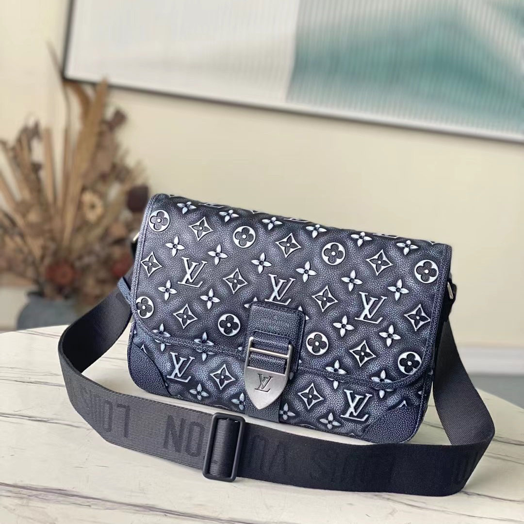 LOUIS VUITTON 루이비통 아치 메신저 MM M21358