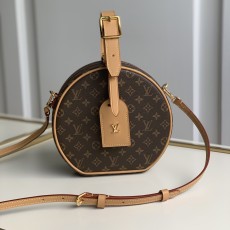 LOUIS VUITTON 루이비통 쁘띠뜨 부아뜨 샤포 M43514