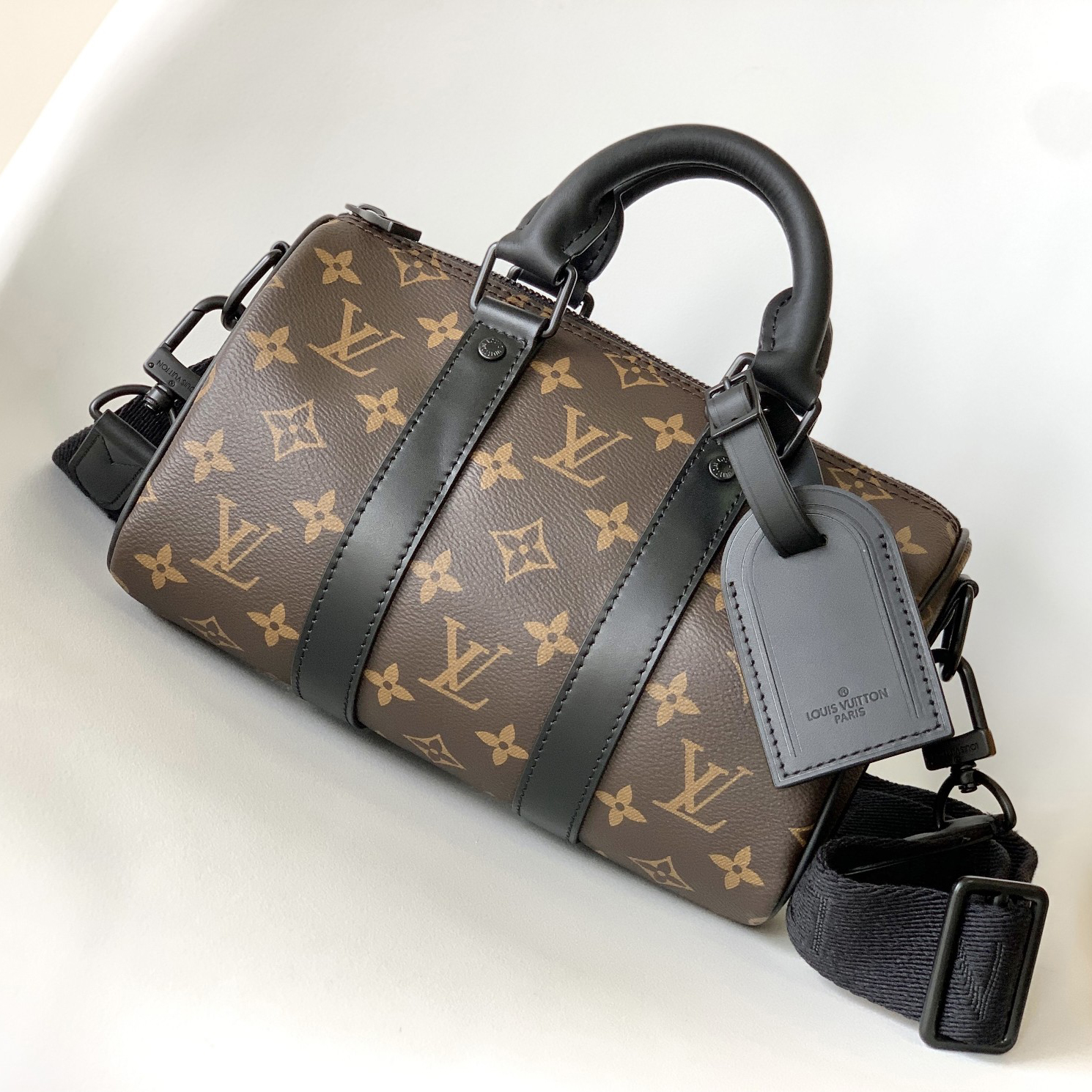 LOUIS VUITTON 루이비통 키폴 반둘리에 25 M46249