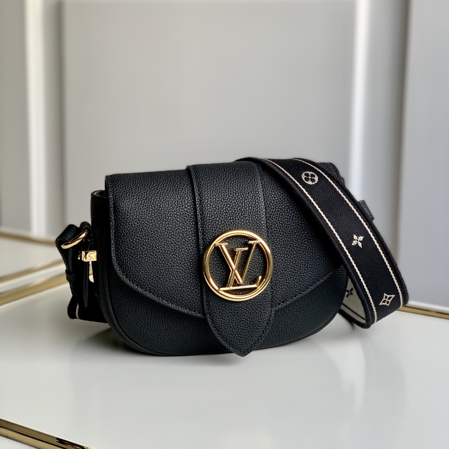 LOUIS VUITTON 루이비통 LV 퐁 뇌프 소프트 PM M58727